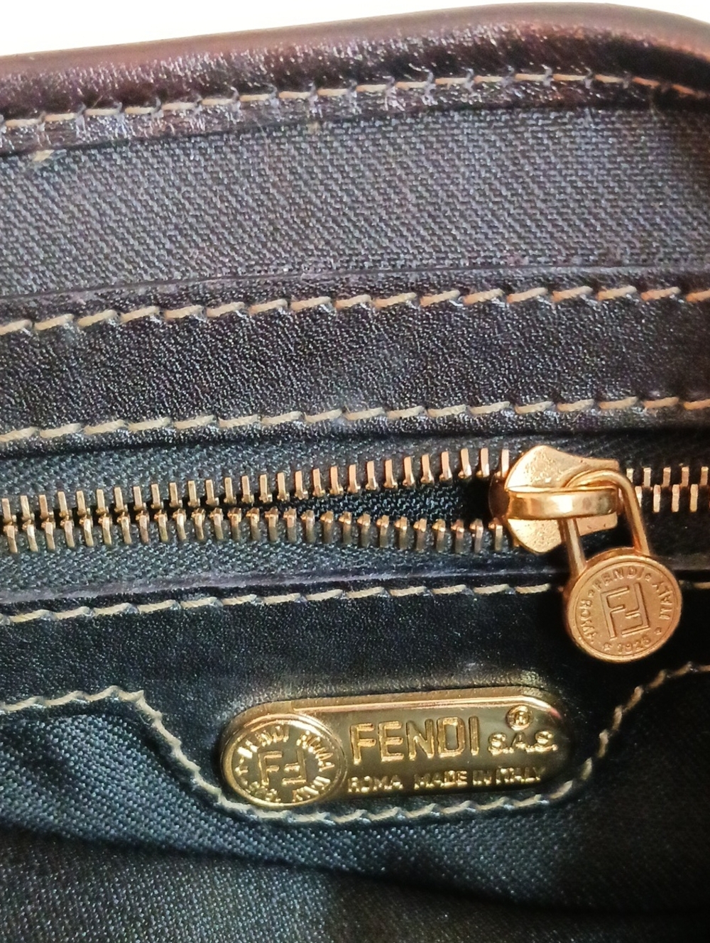 FENDI - Picture 9 of 10